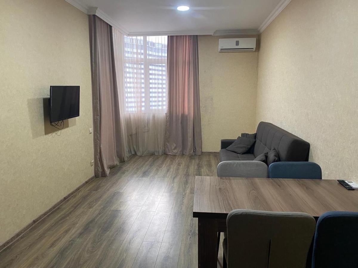 Apartment Black Sea Side บาทูมิ ภายนอก รูปภาพ