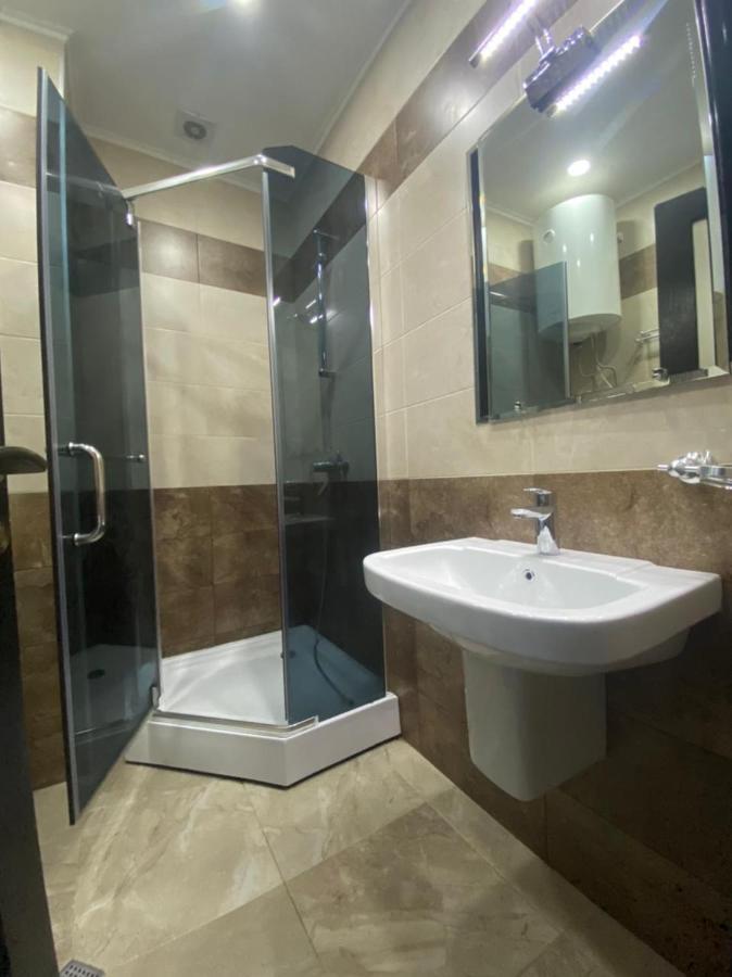 Apartment Black Sea Side บาทูมิ ภายนอก รูปภาพ