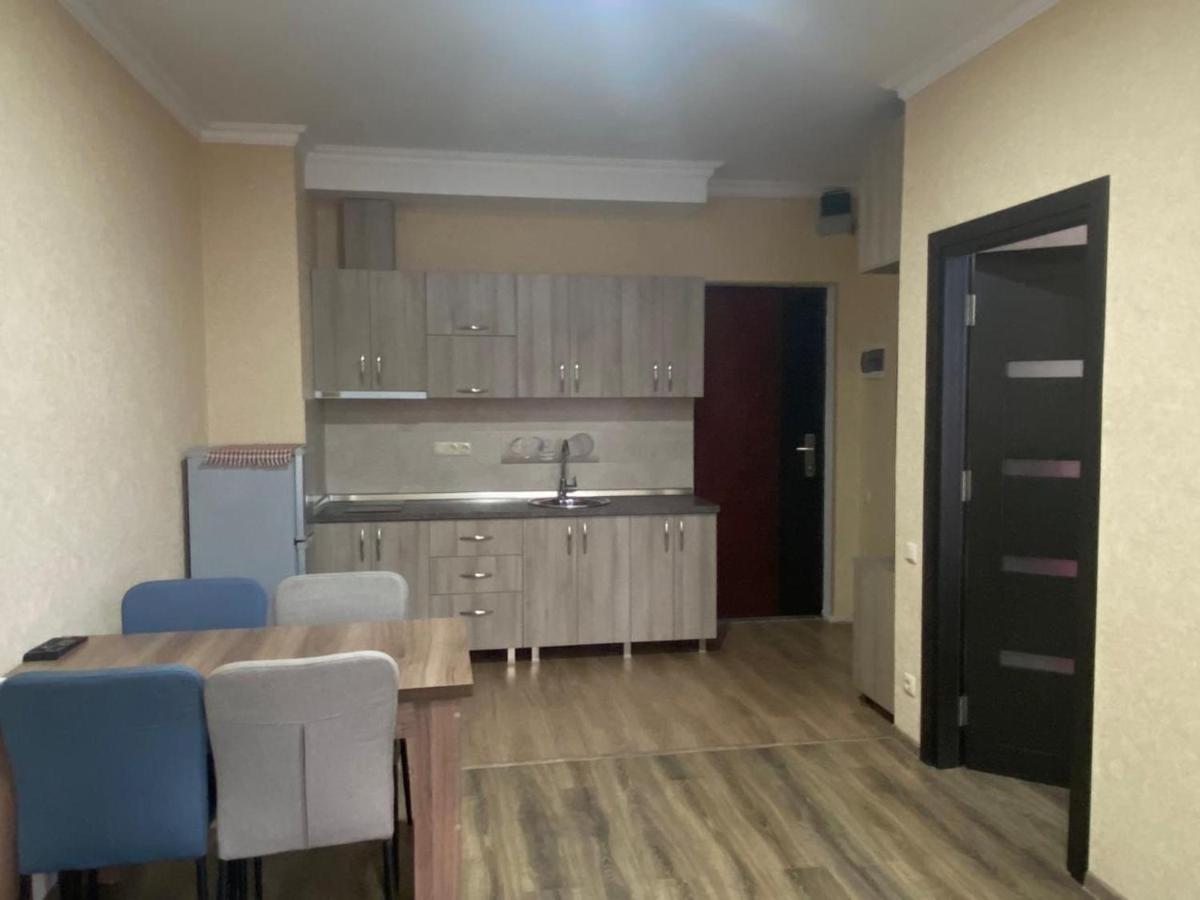 Apartment Black Sea Side บาทูมิ ภายนอก รูปภาพ