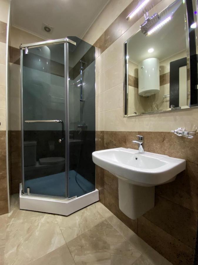 Apartment Black Sea Side บาทูมิ ภายนอก รูปภาพ
