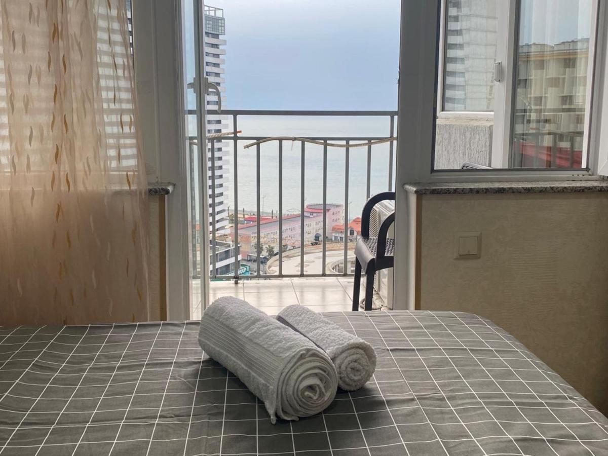 Apartment Black Sea Side บาทูมิ ภายนอก รูปภาพ