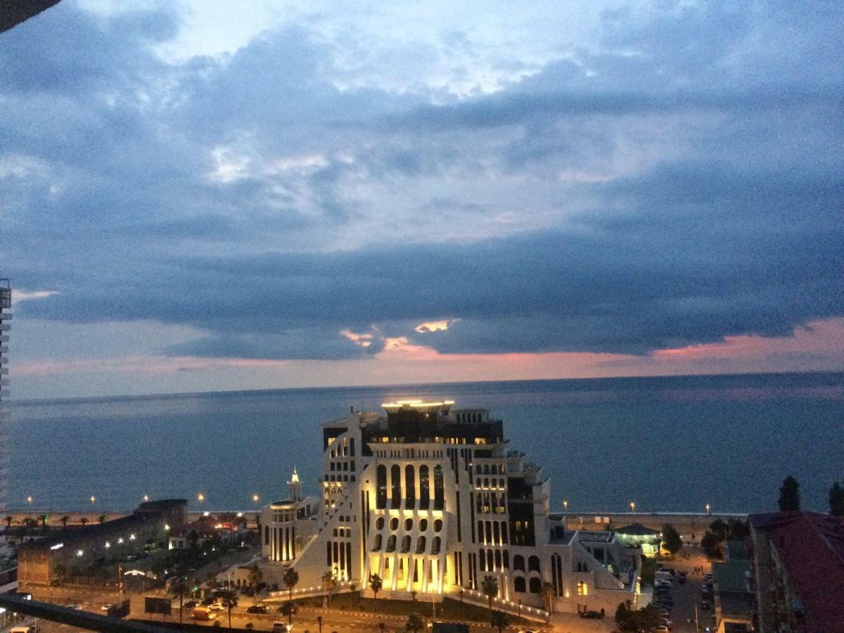 Apartment Black Sea Side บาทูมิ ภายนอก รูปภาพ